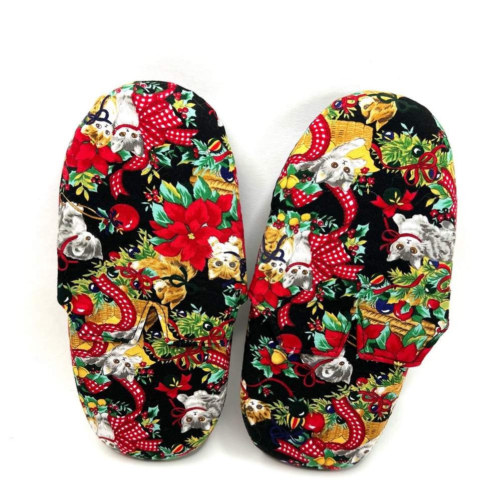Christmas Cat Slippers  Women's size 5-6 1/2